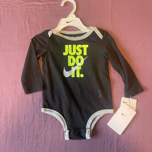 NWT - Nike "just do it" long sleeve onesie 12m - NEW - Picture 1 of 4